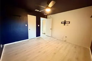 2021 Lexington Pl, Bedford, TX 76022 - Photo 17