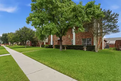 1037 Monarch Drive, Lewisville, TX 75067 - Photo 33