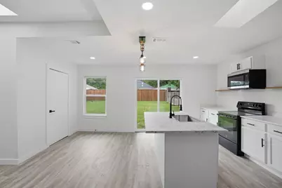 518 Royal Avenue, Grand Prairie, TX 75051 - Photo 15