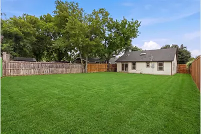 518 Royal Avenue, Grand Prairie, TX 75051 - Photo 29