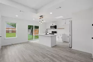 518 Royal Ave, Grand Prairie, TX 75051 - Photo 17