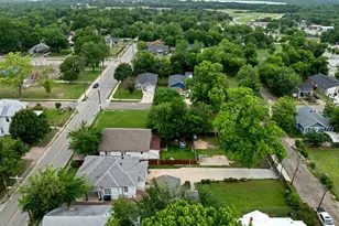 1811 Wesley St, Greenville, TX 75401 - Photo 17