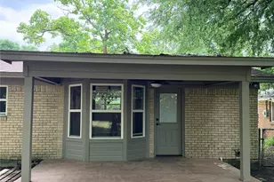 542 W Wilson St, Cleburne, TX 76033 - Photo 15