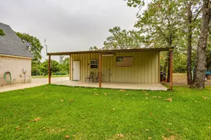 263 Oak Creek Cir, Springtown, TX 76082 - Photo 9