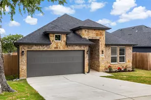 1613 Avenue D, Fort Worth, TX 76104 - Photo 1