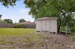 424 Ferenz Ave, Crowley, TX 76036 - Photo 29
