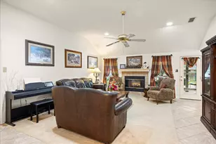 8912 Green Leaves Dr, Granbury, TX 76049 - Photo 11