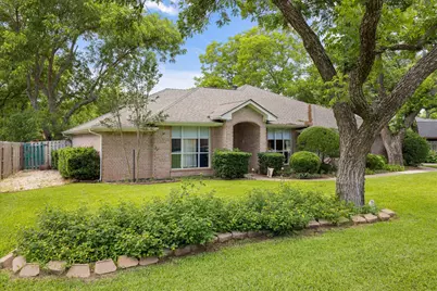 8912 Green Leaves Drive, Granbury, TX 76049 - Photo 33