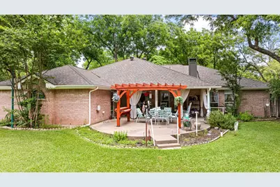 8912 Green Leaves Drive, Granbury, TX 76049 - Photo 5