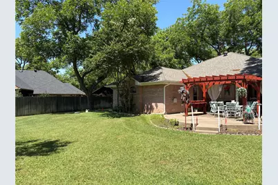 8912 Green Leaves Drive, Granbury, TX 76049 - Photo 3
