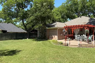 8912 Green Leaves Dr, Granbury, TX 76049 - Photo 3