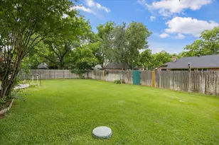 8912 Green Leaves Dr, Granbury, TX 76049 - Photo 31