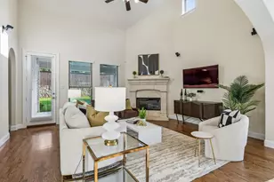 349 Hill Creek Ln, Grapevine, TX 76051 - Photo 11