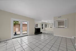 12574 Burninglog Ln, Dallas, TX 75243 - Photo 17
