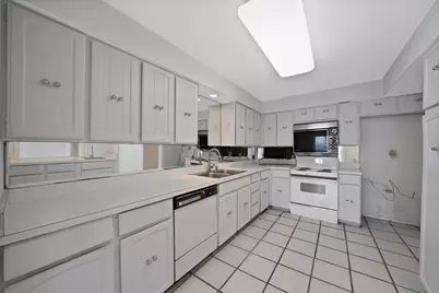 12574 Burninglog Lane, Dallas, TX 75243 - Photo 11
