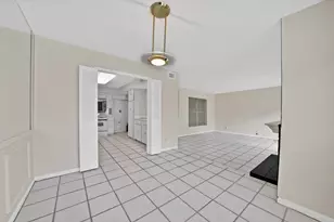 12574 Burninglog Ln, Dallas, TX 75243 - Photo 15