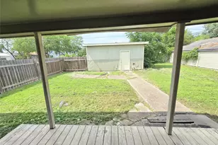 222 W Buchanan St, Harlingen, TX 78550 - Photo 3