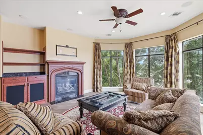 410 Mills Street, Fort Worth, TX 76102 - Photo 7