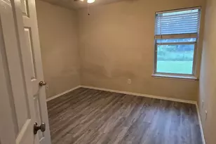 1811 Kings Cross Dr, Lancaster, TX 75134 - Photo 17