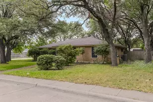 101 Vanderbilt Ln, Waxahachie, TX 75165 - Photo 3