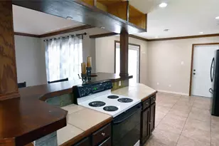 2406 Redbrook Ct, Arlington, TX 76014 - Photo 3
