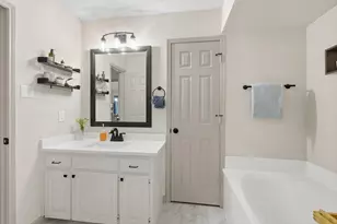 800 Colony Ct, Blue Mound, TX 76131 - Photo 19