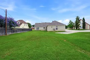 207 Bonita Dr, Granbury, TX 76049 - Photo 17