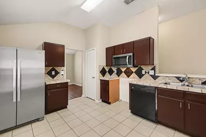 800 Castlewick Court, Arlington, TX 76018 - Photo 5