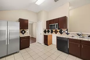 800 Castlewick Ct, Arlington, TX 76018 - Photo 5