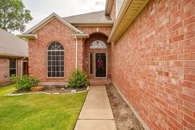 8737 Sunset Trace Drive, Fort Worth, TX 76244 - Photo 3