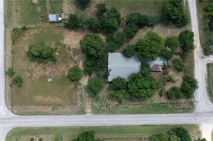 306 Denver Rd, Sunset, TX 76270 - Photo 5