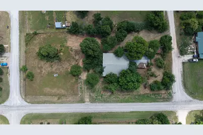 306 Denver Road, Sunset, TX 76270 - Photo 5