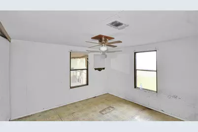 306 Denver Road, Sunset, TX 76270 - Photo 15