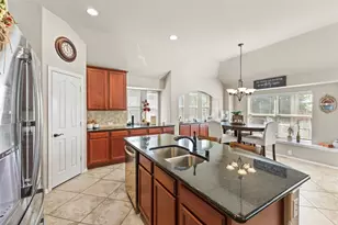 726 Celebrity Ct, Midlothian, TX 76065 - Photo 7