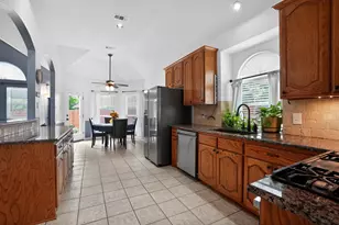 5801 Starboardway Dr, Fort Worth, TX 76135 - Photo 5
