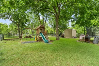 1206 Bales Street, Cleburne, TX 76033 - Photo 5