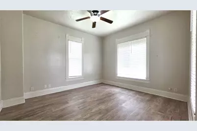 145 N Kealy Street #2, Lewisville, TX 75057 - Photo 9