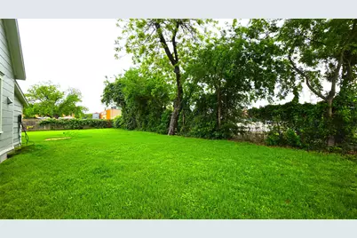 145 N Kealy Street #2, Lewisville, TX 75057 - Photo 27