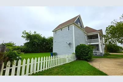 145 N Kealy Street #2, Lewisville, TX 75057 - Photo 3