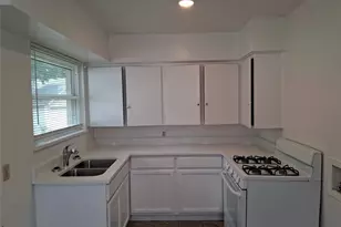 3019 Avon St, Dallas, TX 75211 - Photo 5