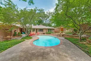 6828 Hyde Park Dr, Dallas, TX 75231 - Photo 25