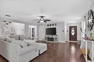 2019 Limestone Dr, Grand Prairie, TX 75052 - Photo 7