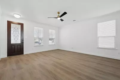 924 Charleston Lane, Savannah, TX 76227 - Photo 9