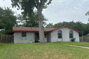 313 Victoria Dr, Garland, TX 75040 - Photo 3