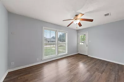 1403 W 11th Street, McGregor, TX 76657 - Photo 3