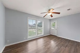 1403 W 11th St, McGregor, TX 76657 - Photo 3