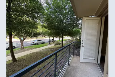 801 N Bishop Avenue #1-107, Dallas, TX 75208 - Photo 9