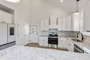 2500 Houston Dr, Granbury, TX 76048 - Photo 9