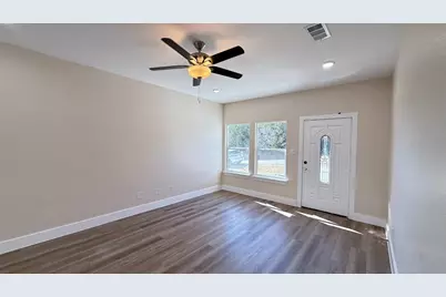 2619 Creekview Drive, Granbury, TX 76048 - Photo 5
