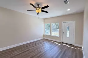 2619 Creekview Dr, Granbury, TX 76048 - Photo 5
